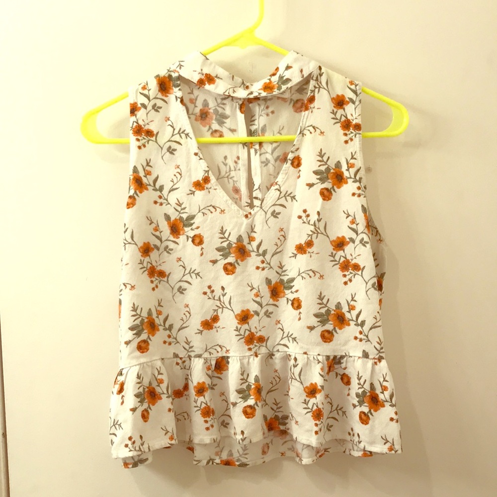Floral top with large keyhole front & keyhole back